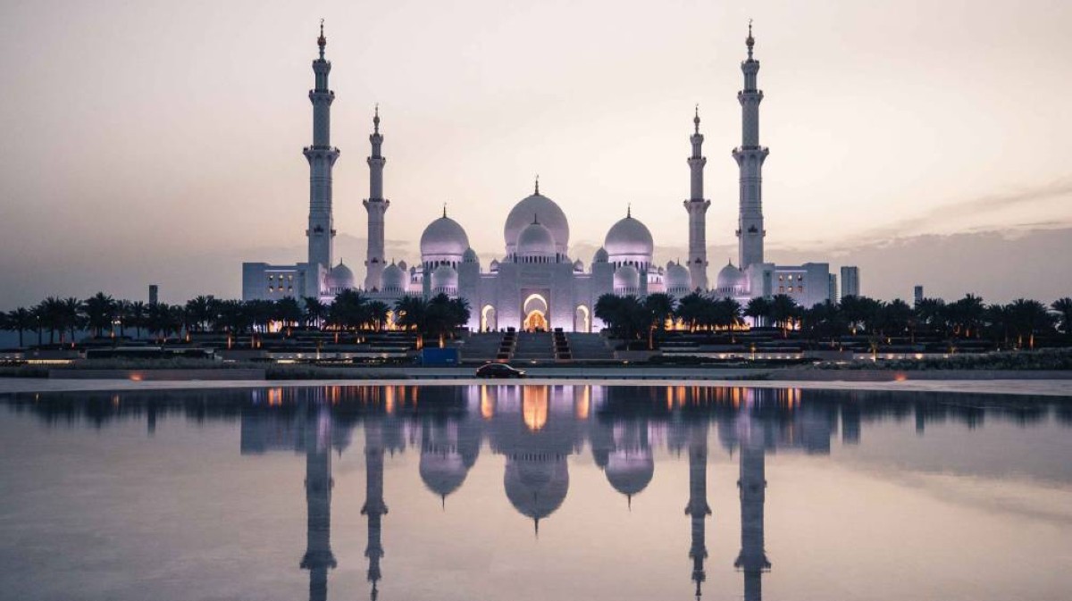 جامع الشيخ زايد الكبير بأبوظبي يستقبل 3.1 مليون زائر في النصف الأول من 2026