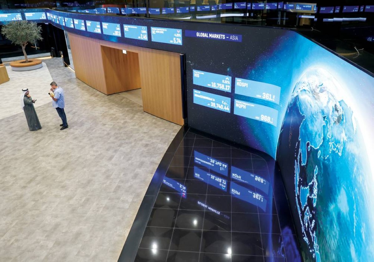 تباين مؤشرات الأسهم.. وأبوظبي للموانئ تقفز بالحد الأقصى