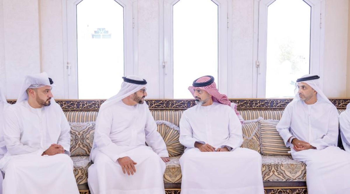 ولي عهد عجمان يعزي في وفاة حمد العرياني وموزة العرياني