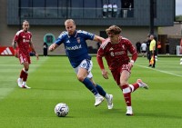 ليفربول يطمئن جماهيره بثنائية وشباك نظيفة قبل انطلاق الدوري