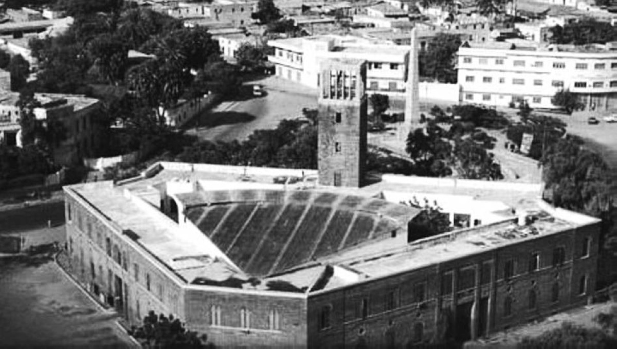 1940 القوات الإيطالية تستولي على منطقة الصومال البريطانية خلال الحرب العالمية الثانية.