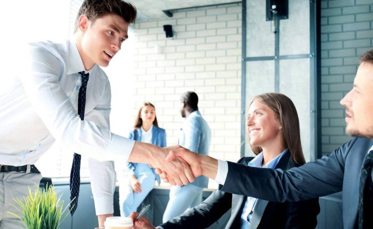 «لينكيد إن» لـ« البيان»: التوظيف بالإمارات يستعيد زخمه في يونيو بنمو 1.8 %