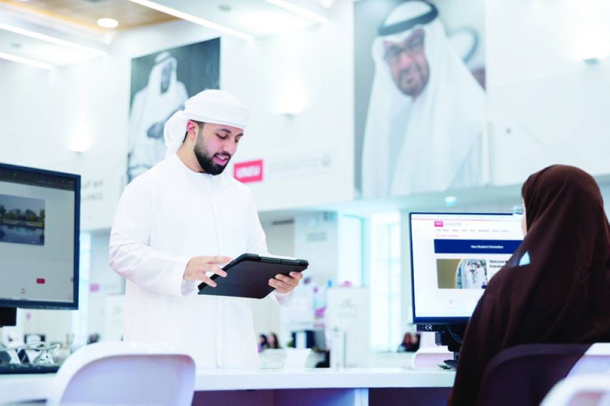 طالب مستجد في جامعة الإمارات4000