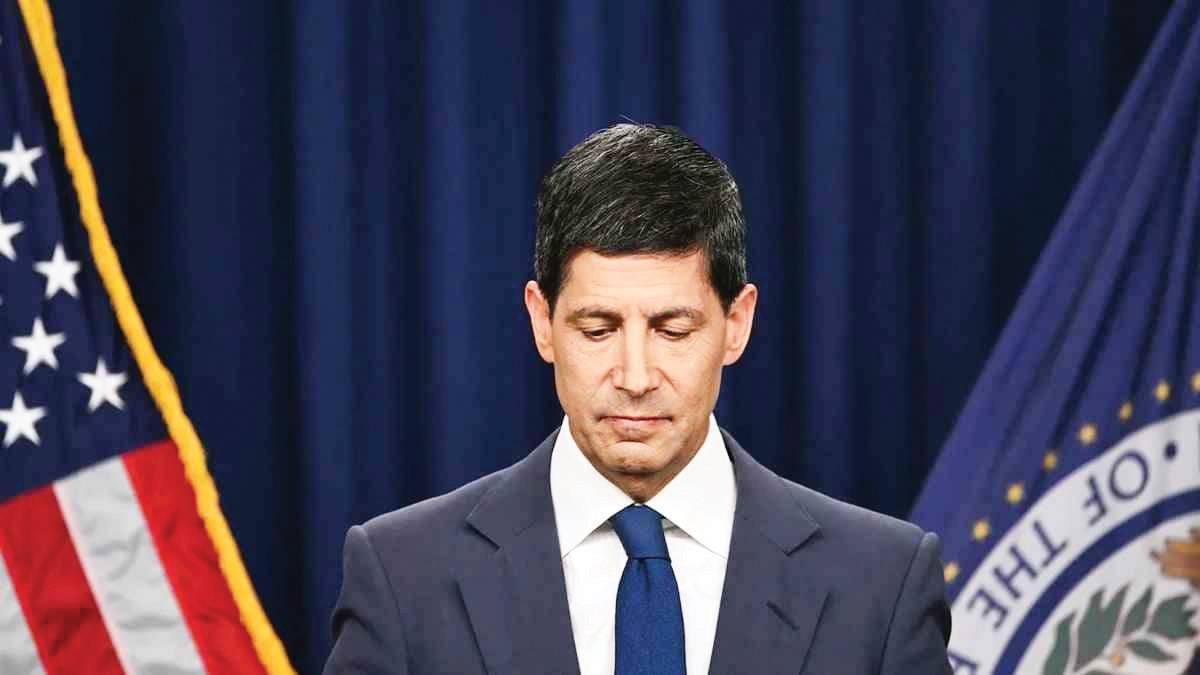 كيفن وارش خلال مؤتمر سابق