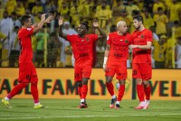 شباب الأهلي يحسم القمة أمام الوصل ويتصدر دوري المحترفين