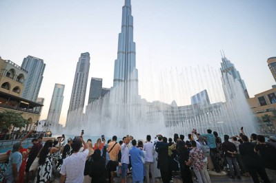 «مفاجآت الصيف» ترسخ دبي وجهة عالمية للسياحة والتجزئة