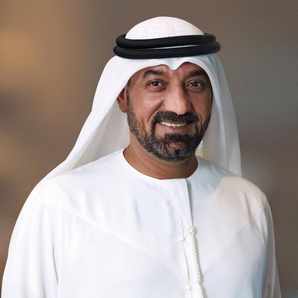 في رسالة نصية للموظفين .. أحمد بن سعيد: الالتزام بالعمل الجماعي يعكس تميز مطارات دبي