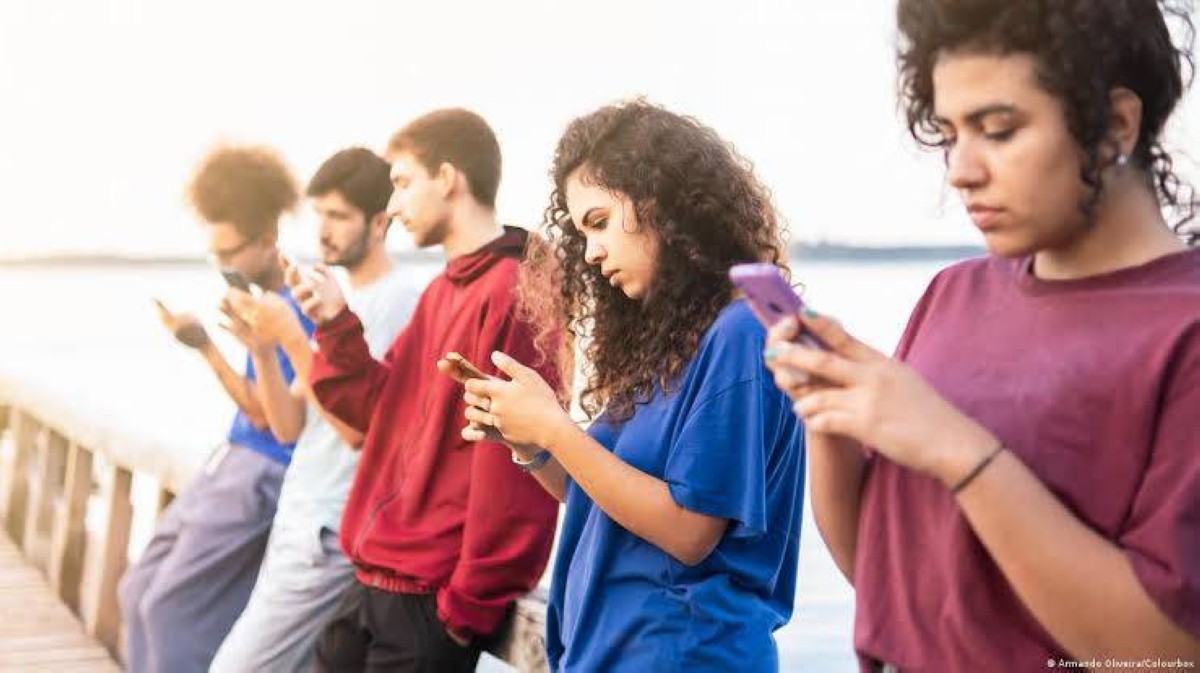 جيل بلا أصدقاء.. لماذا استحق هذا الجيل لقب "الأكثر وحدة"؟