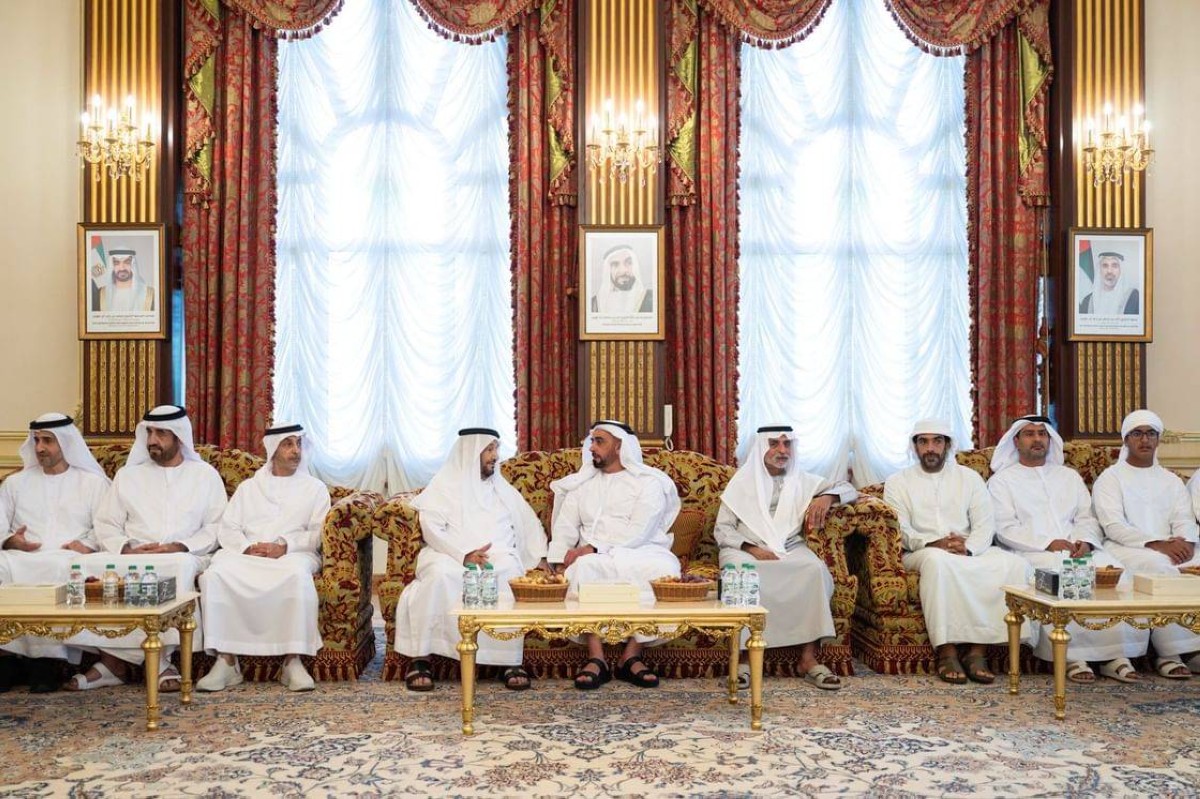 سيف بن زايد يعزي بوفاة حرم محمد بن بطي آل حامد