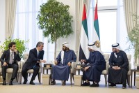 محمد بن زايد بحضور محمد بن راشد يستقبل رئيس حكومة إقليم كردستان العراق
