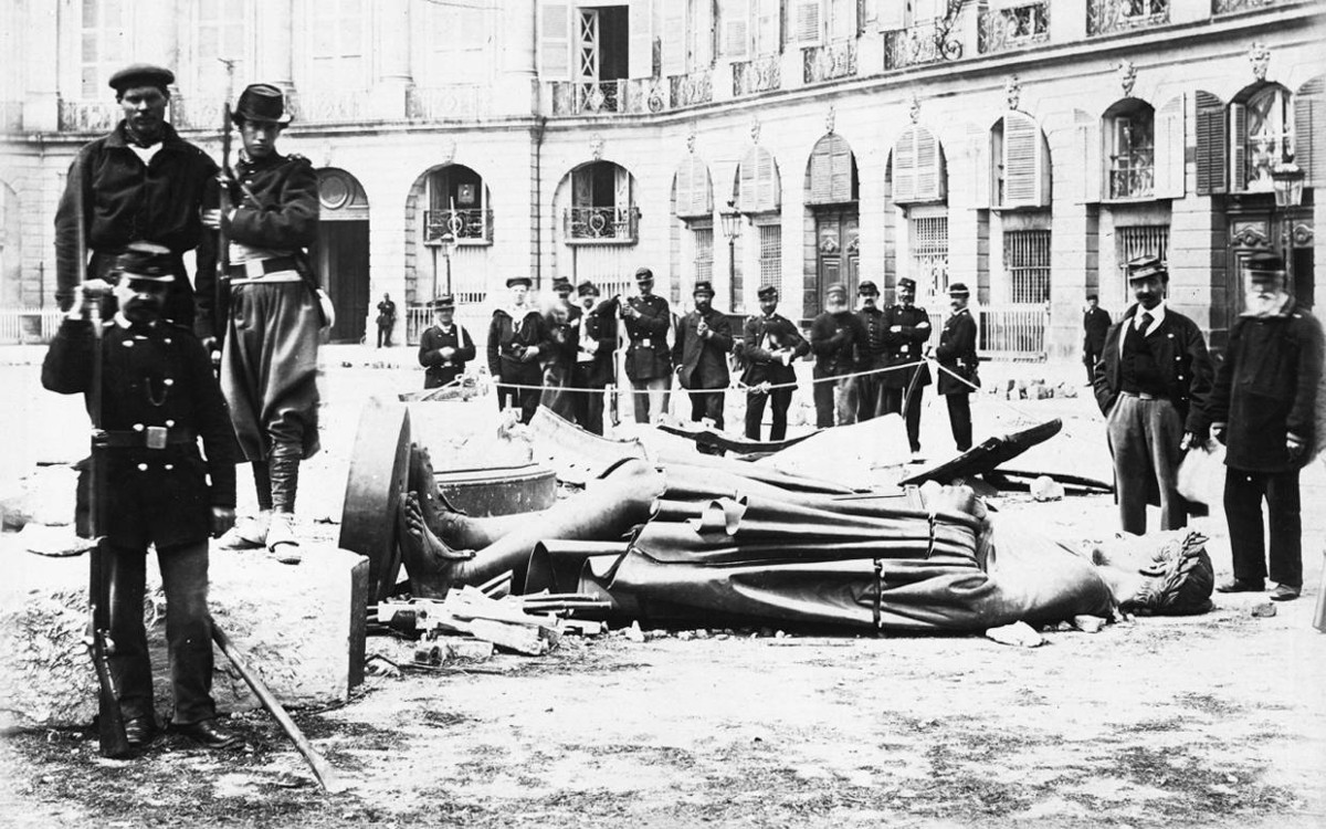 1870 -  هزيمة قوات إمبراطور فرنسا نابليون الثالث أمام القوات الألمانية.