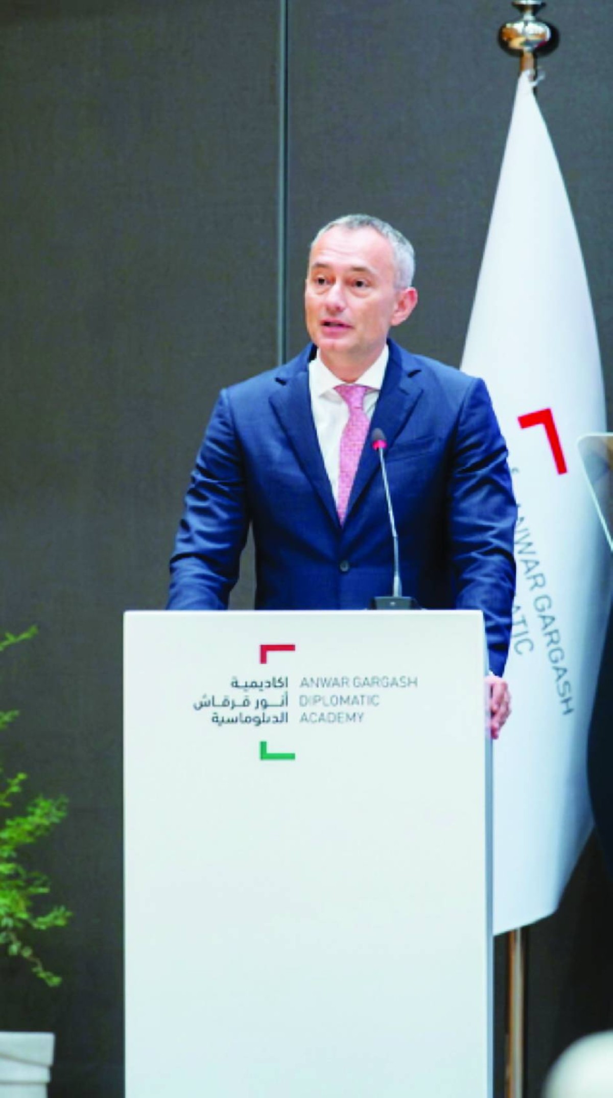  مدير عام أكاديمية أنور قرقاش