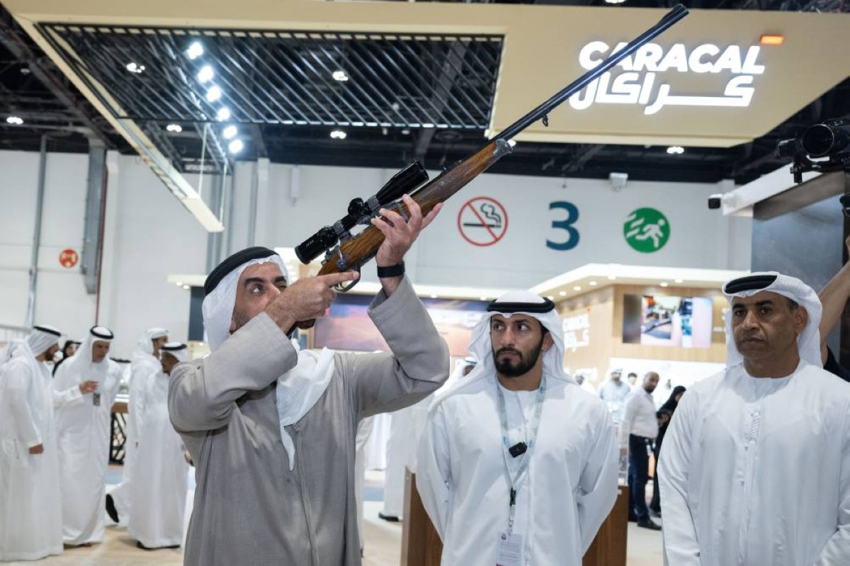 سيف بن زايد يتفقد أجنحة وطنية ودولية بمعرض أبوظبي الدولي للصيد والفروسية 2026