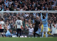 مانشستر سيتي على  قمة الدوري الإنجليزي بالعلامة الكاملة