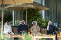 محمد بن زايد بحضور محمد بن راشد يلتقي ملك البحرين