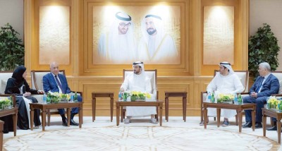 سلطان بن أحمد خلال اللقاء