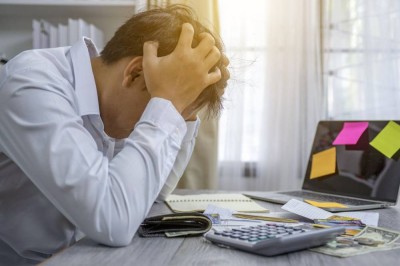 5 عادات تقودك إلى الإفلاس مهما كان راتبك.. هل تقع فيها؟