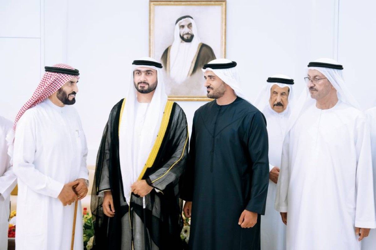 زايد بن محمد خلال حضوره الأفراح