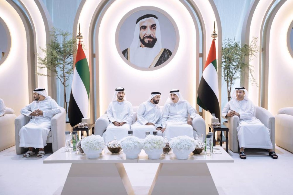 سعود المعلا خلال الحفل بحضور حمد الشامسي