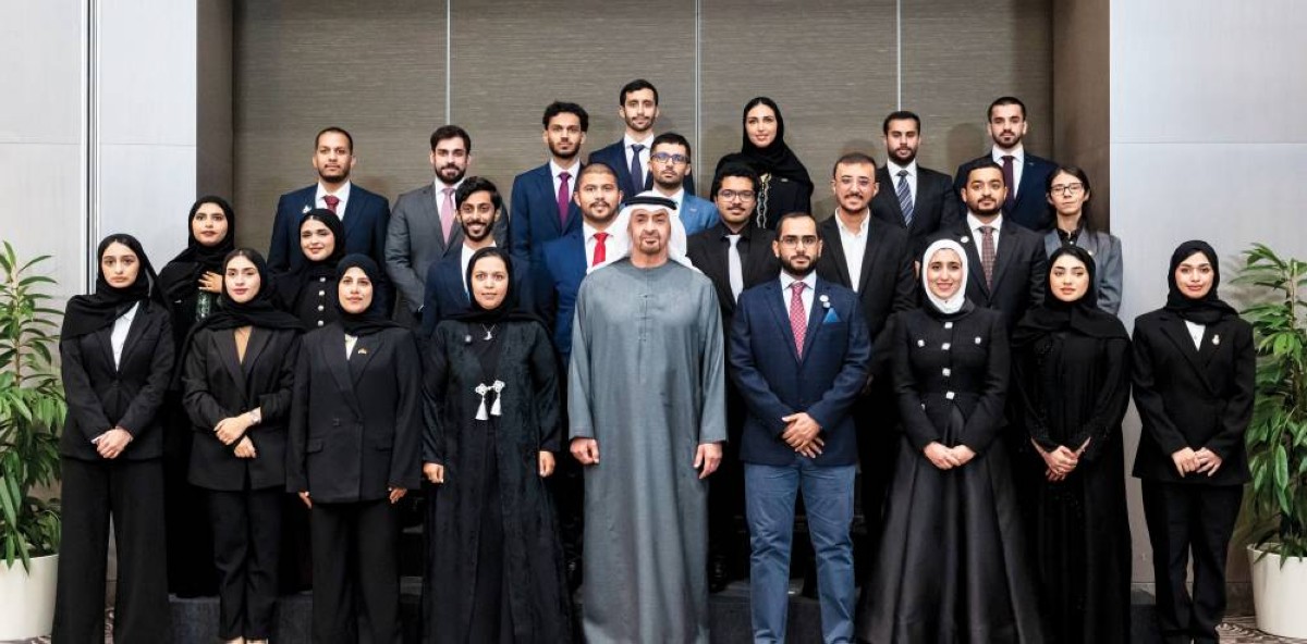 محمد بن زايد متوسطاً طلبة الإمارات الدارسين في ألمانيا