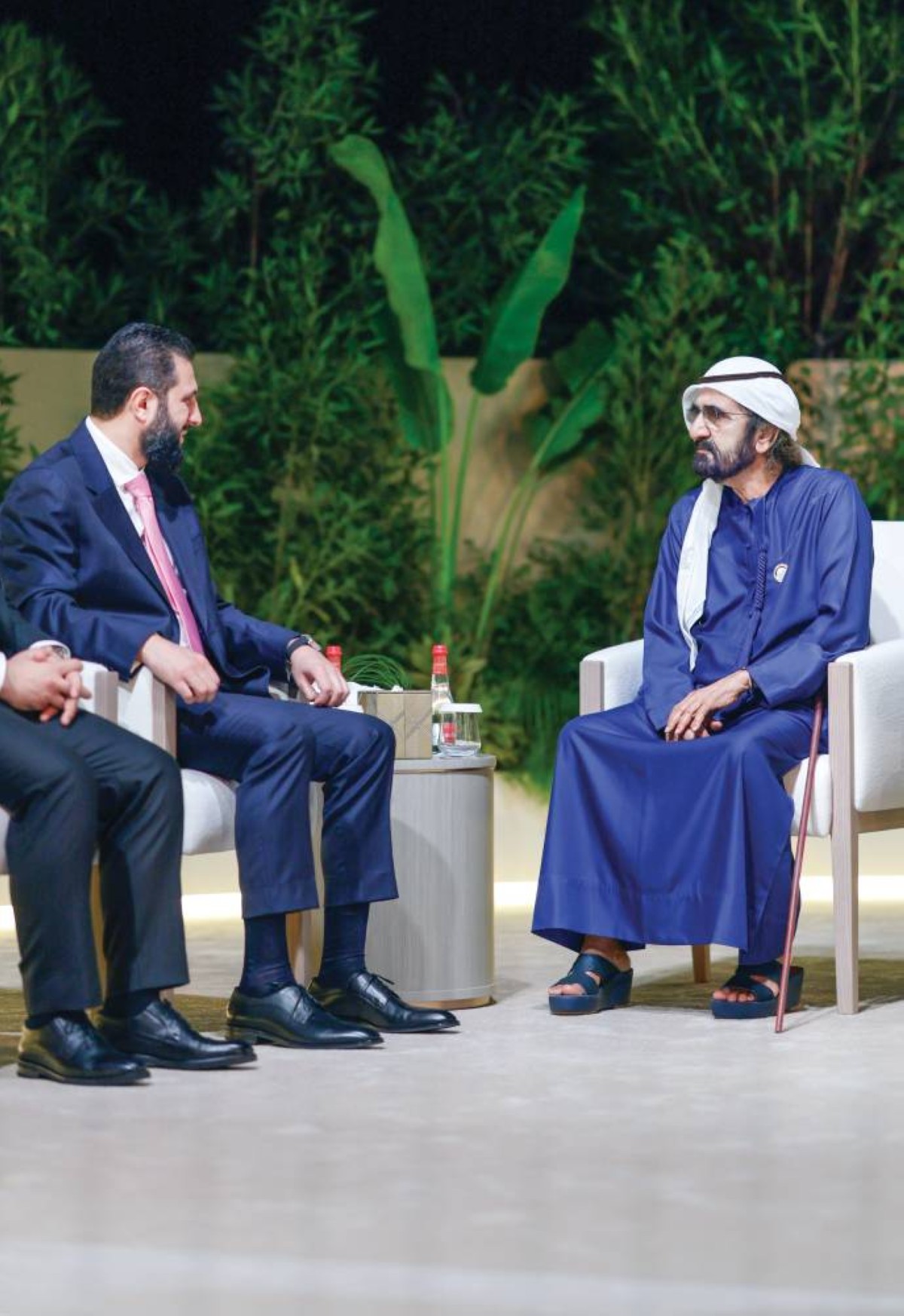 محمد بن راشد خلال اللقاء مع أحمد الشرع