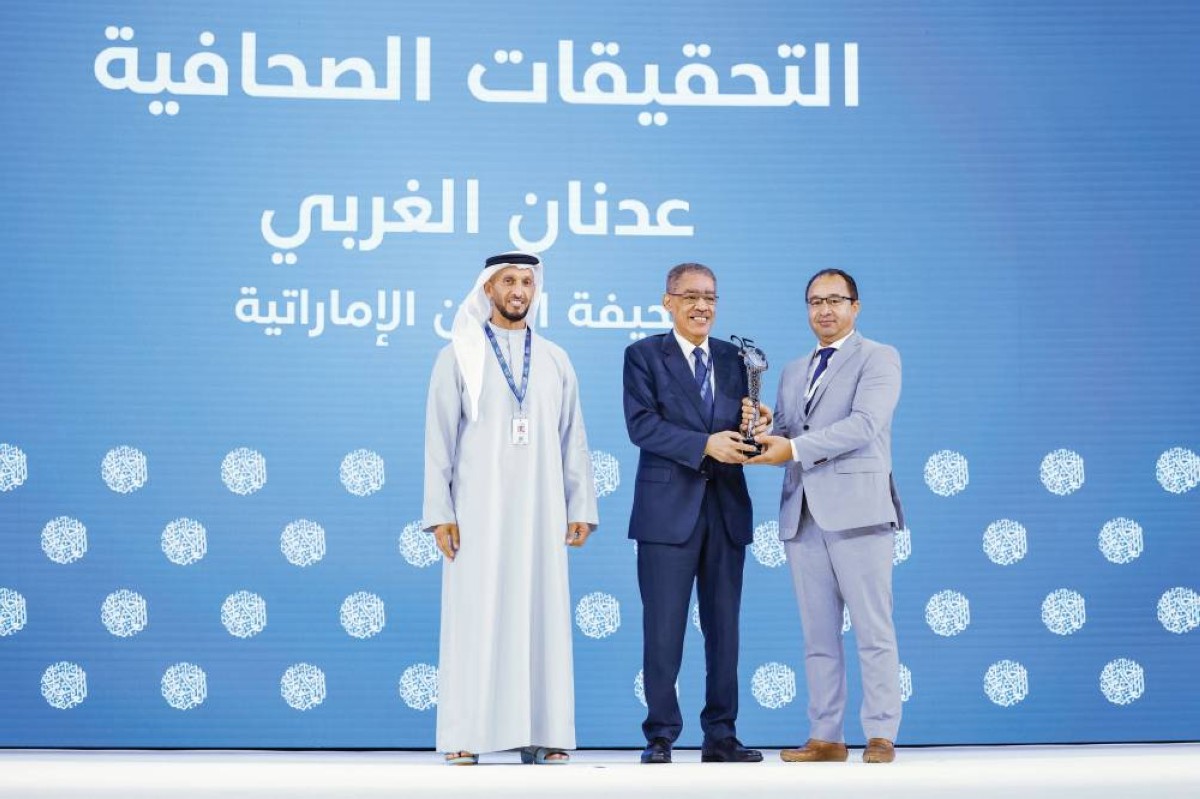 عبدالله آل حامد خالل تكريم عدنان الغربي بحضور ضياء رشوان