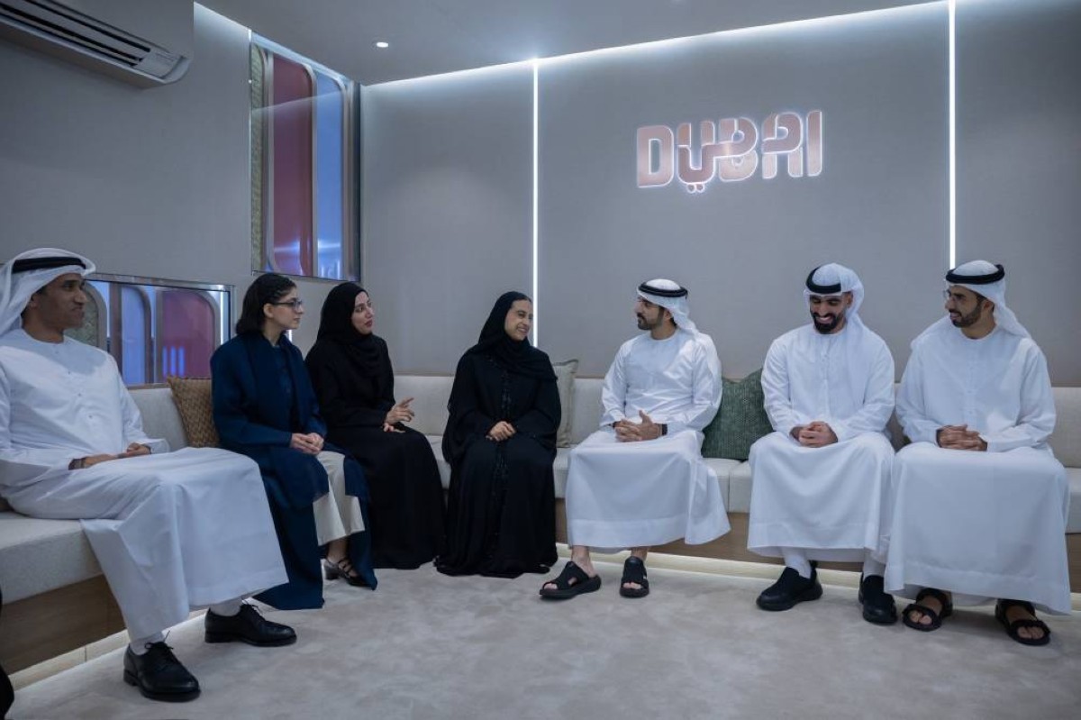 حمدان بن محمد يلتقي خريجي برنامج حمدان بن محمد للابتعاث الأكاديمي للطلبة الإماراتيين