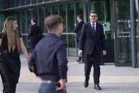 إيفرتون يجمع رئيسي وزراء بريطانيا وكندا