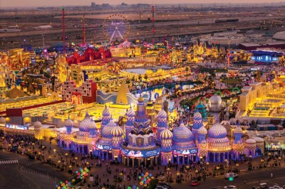 القرية العالمية تطرح باقات كبار الشخصيات 21 الجاري