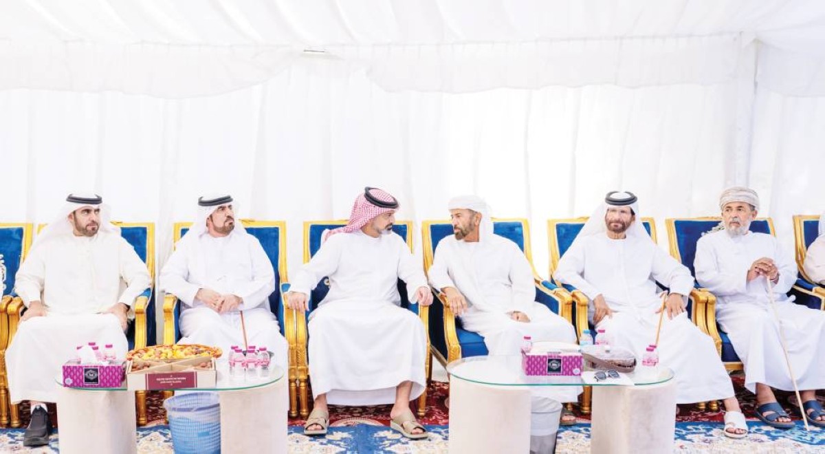 عمار النعيمي خلال تقديم واجب العزاء