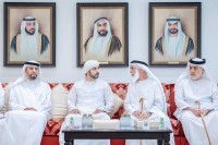 حمدان بن محمد خلال تقديم واجب العزاء في الشهيد سعيد الشامسي
