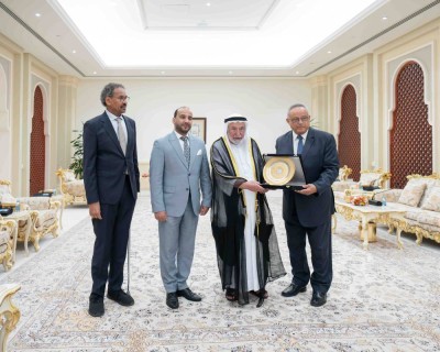 حاكم الشارقة يستقبل مدير مكتبة الإسكندرية
