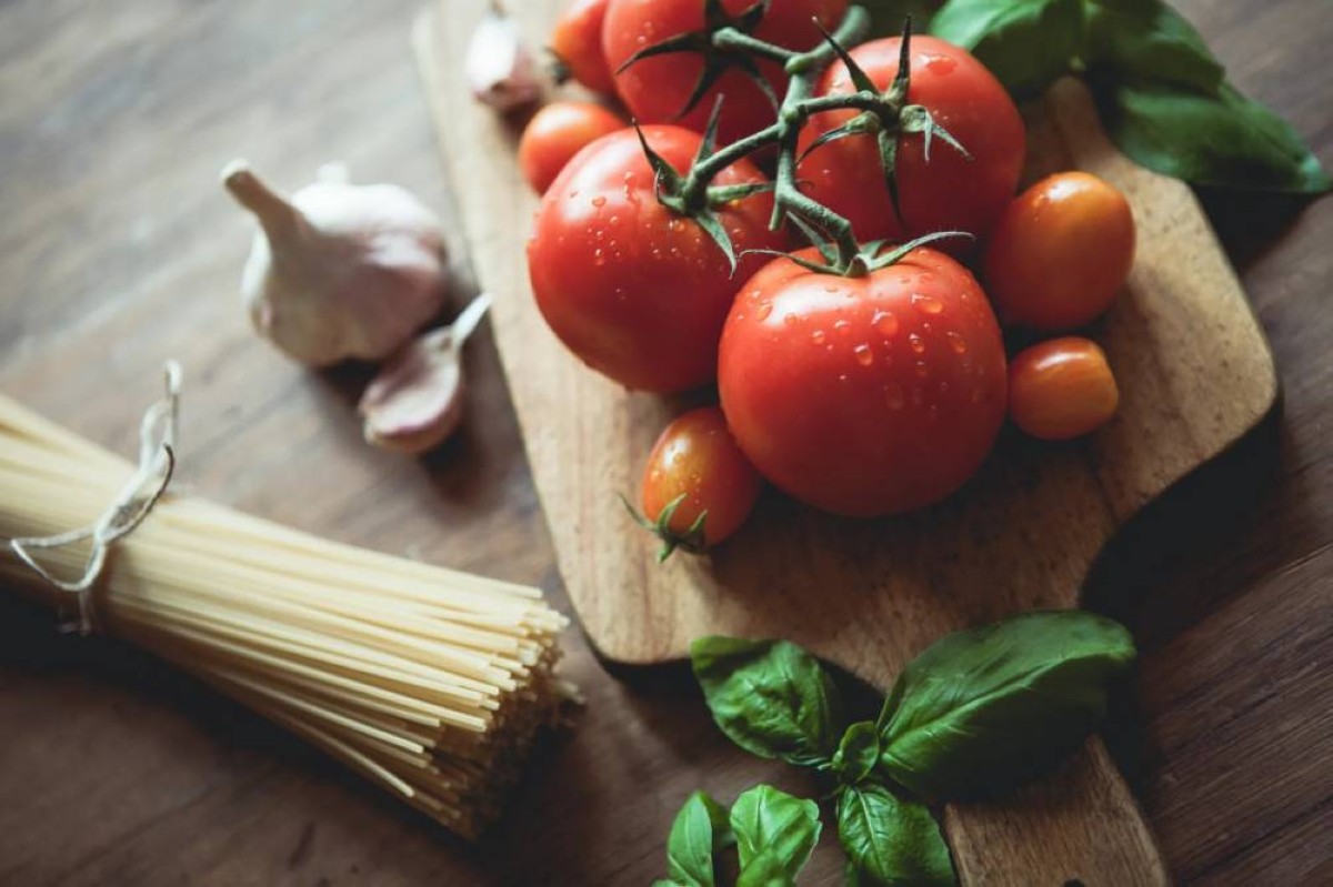 7 أطعمة في مطبخك قد تخفي خطرًا غير متوقع.. معظمها نتناوله يوميًا