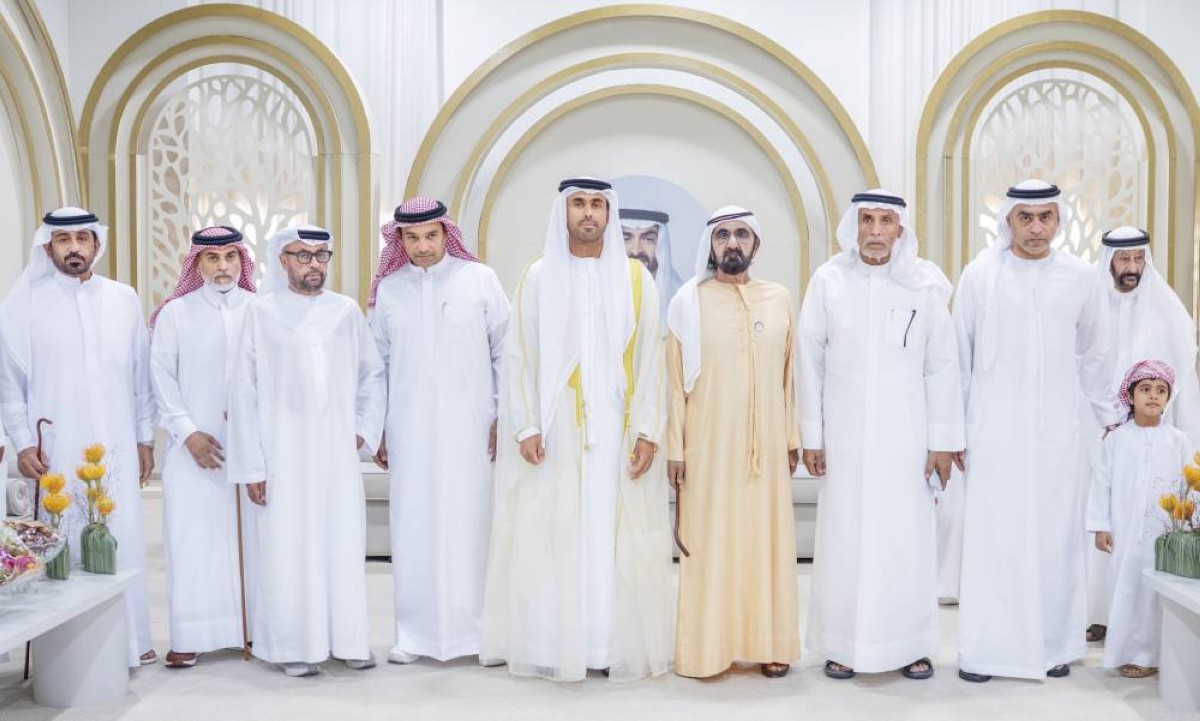 محمد بن راشد خلال حضوره أفراح الحميري والمنصوري