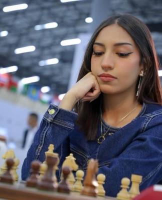 سيدات الإمارات يتألقن أمام عُمان في أولمبياد الشطرنج بسمرقند