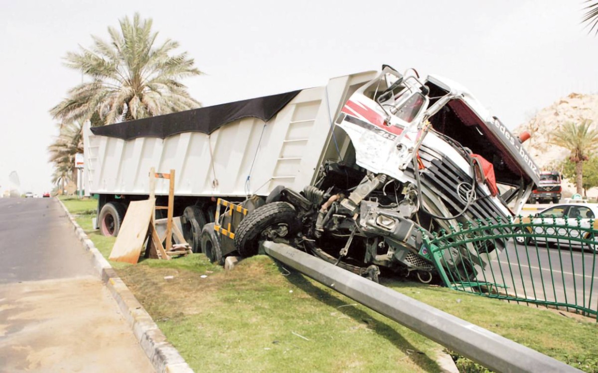 1136حادثاً مرورياً للشاحنات الثقيلة خلال 4 أعوام