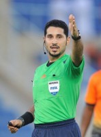 الحكم العُماني قاسم الحاتمي يدير مباراة الإمارات واليمن