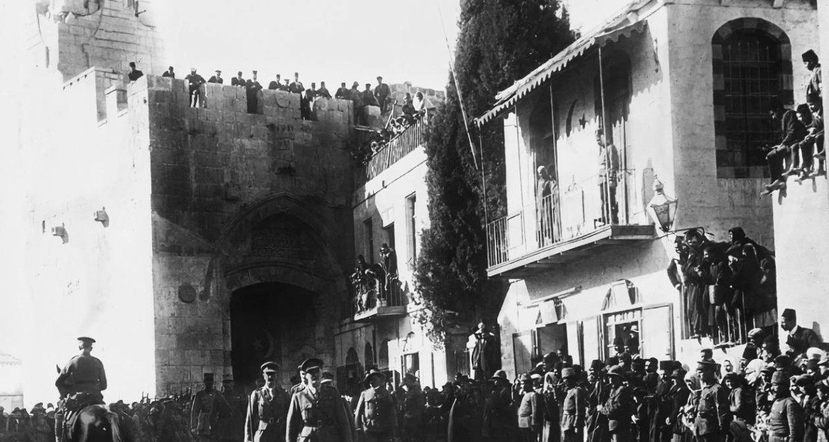 1947 -  وزير المستعمرات آرثر كريتش يعلن انتهاء الانتداب البريطاني على فلسطين.
