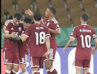 في مباراة شهدت طرد لاعبين.. قطر تعبر البحرين بثنائية في «خليجي 27»