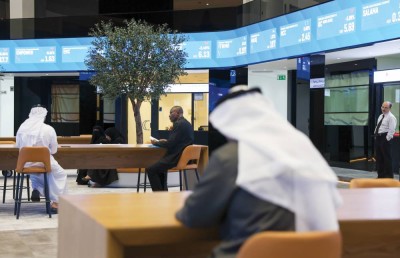 «سوق دبي» يغرّد وحيداً في 5 جلسات