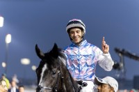 بينيرو أول العائدين إلى الإمارات استعداداً لموسم سباقات الخيل الجديد