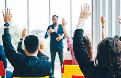 تآكل العقد الضمني بين الشركات المساهمة والمستثمرين