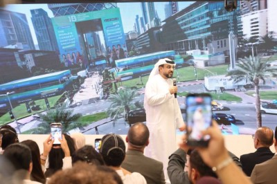 «قمة المليار متابع» تبني اقتصاداً خلف الشاشة