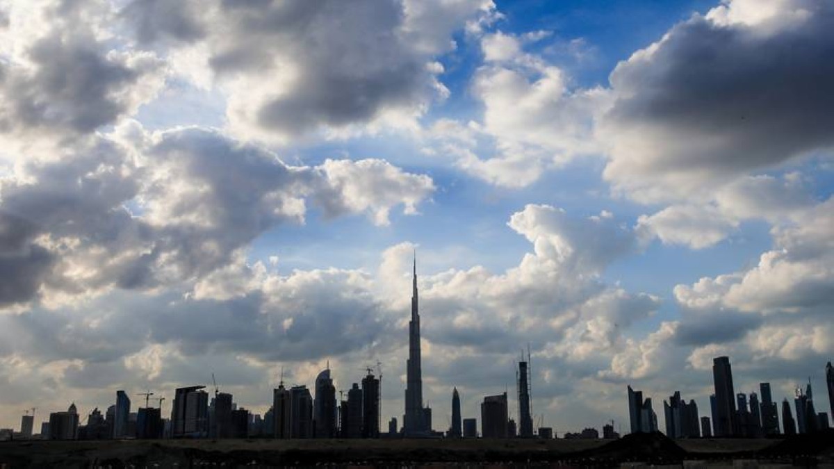 الإمارات.. طقس الغد صحو رطب ليلاً