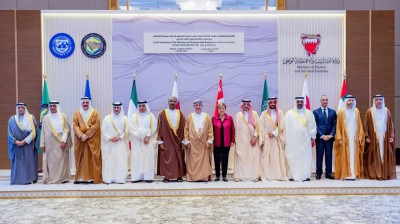 «المركزي» يبحث تعزيز استدامة النمو ودعم تنويع الاقتصاد