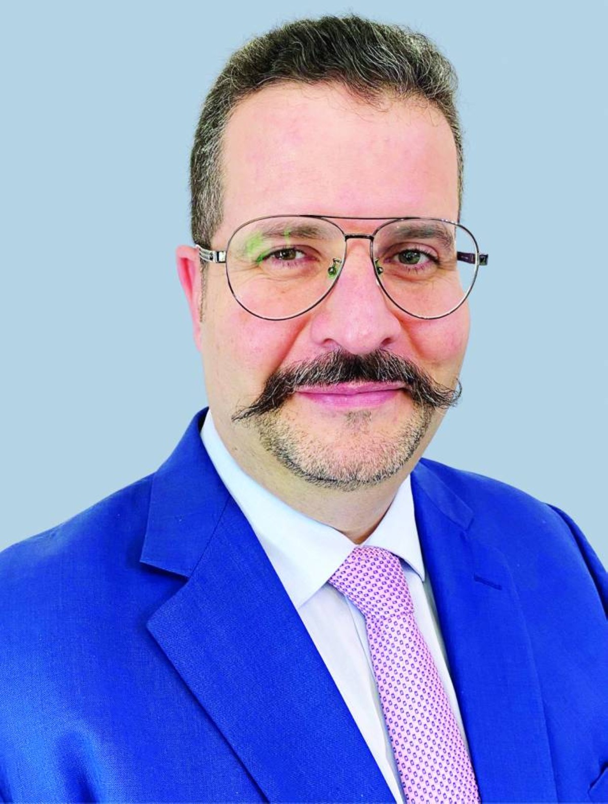 عزالدين خليفة