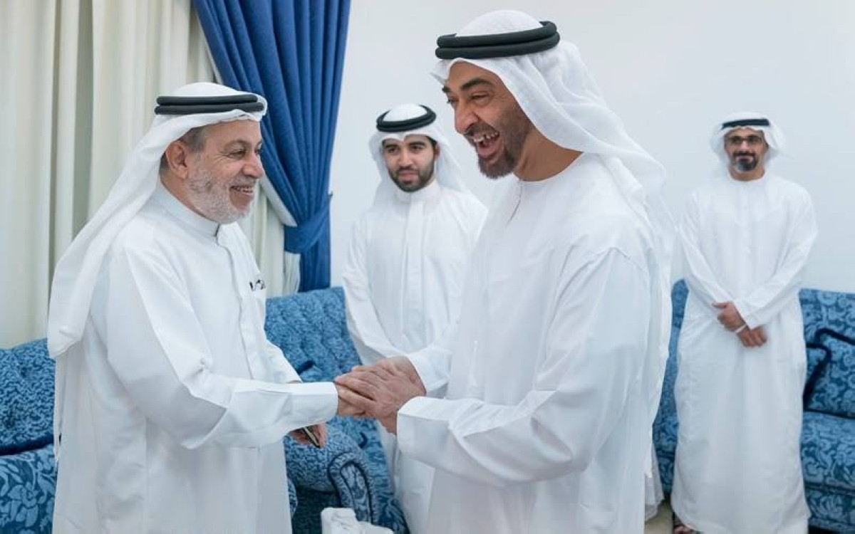 «للذكرى وشكراً».. من هو المعلم الذي بقي اسمه في ذاكرة محمد بن زايد 55 عاماً؟