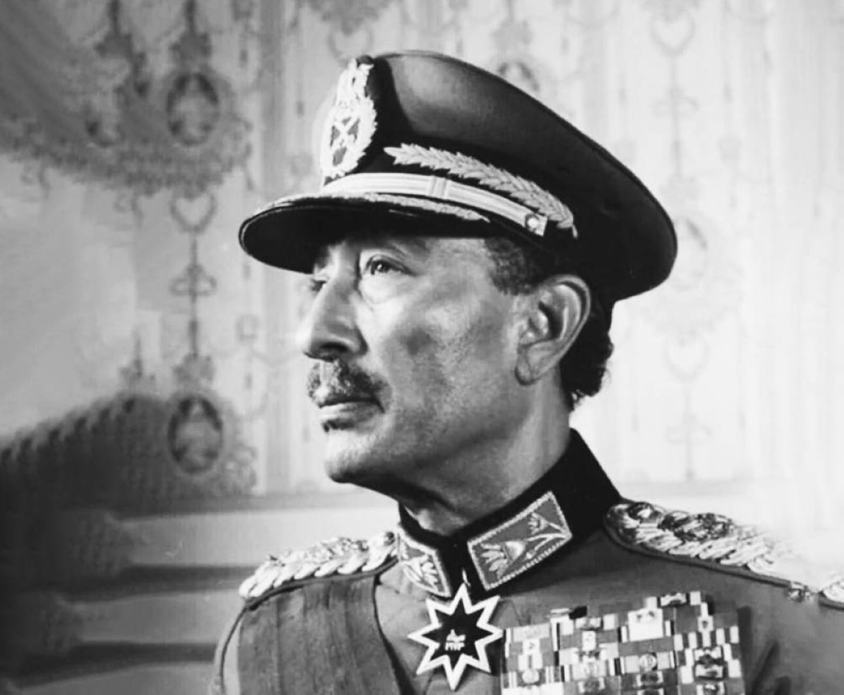 1981 - اغتيال الرئيس المصري محمد أنور السادات خلال عرض عسكري بمناسبة ذكرى نصر أكتوبر.
