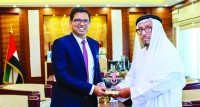 ضاحي خلفان يستقبل القنصل العام الهندي