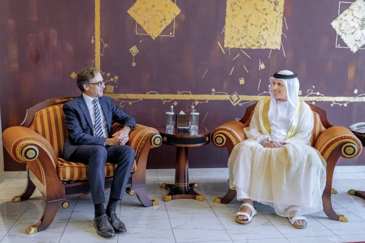 سعود بن صقر في حديث مع توبياس تونكل